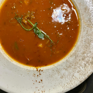 Σούπα “Goulash” με μοσχαράκι γάλακτος,