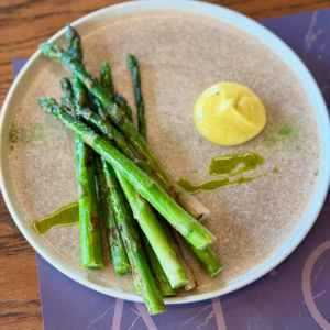 Σπαράγγια ψητά στη σχάρα